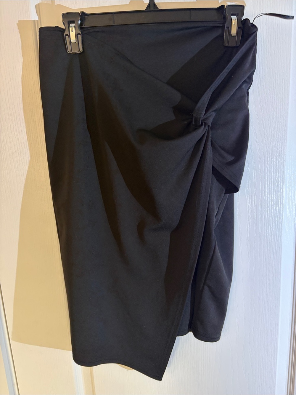 Black Knot-Detail Pencil Skirt